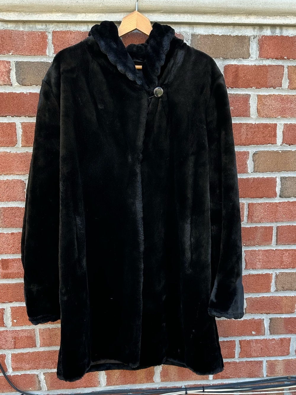 Gallery Women’s Black Faux Fur Teddy Coat Size XL